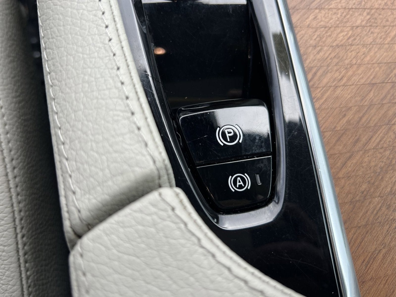 2022 Volvo XC90 T6 Momentum