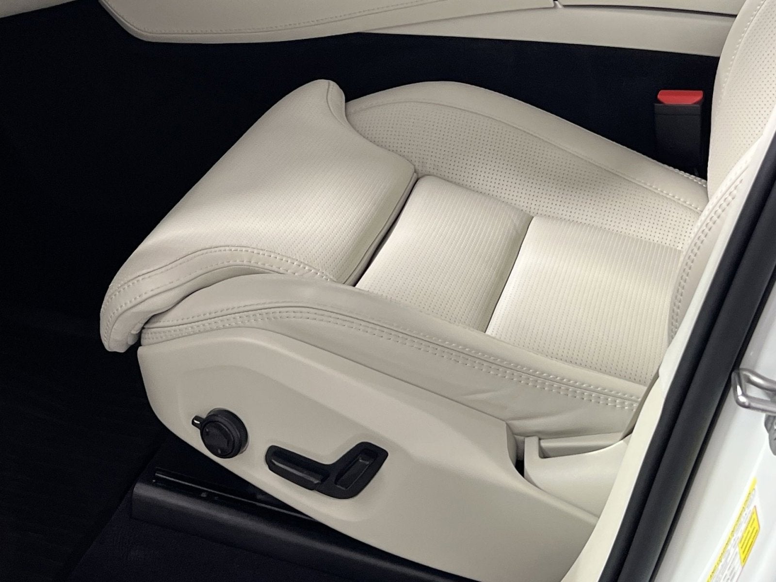 2025 Volvo XC90 Plug-In Hybrid T8 Ultra