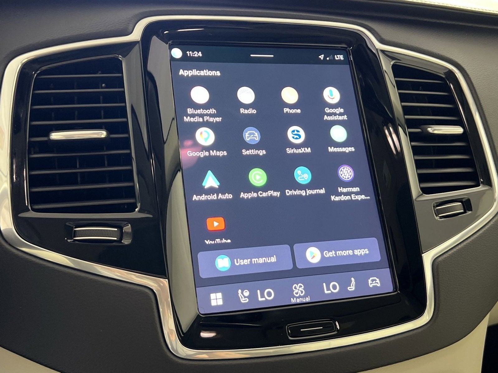 2025 Volvo XC90 Plug-In Hybrid T8 Ultra