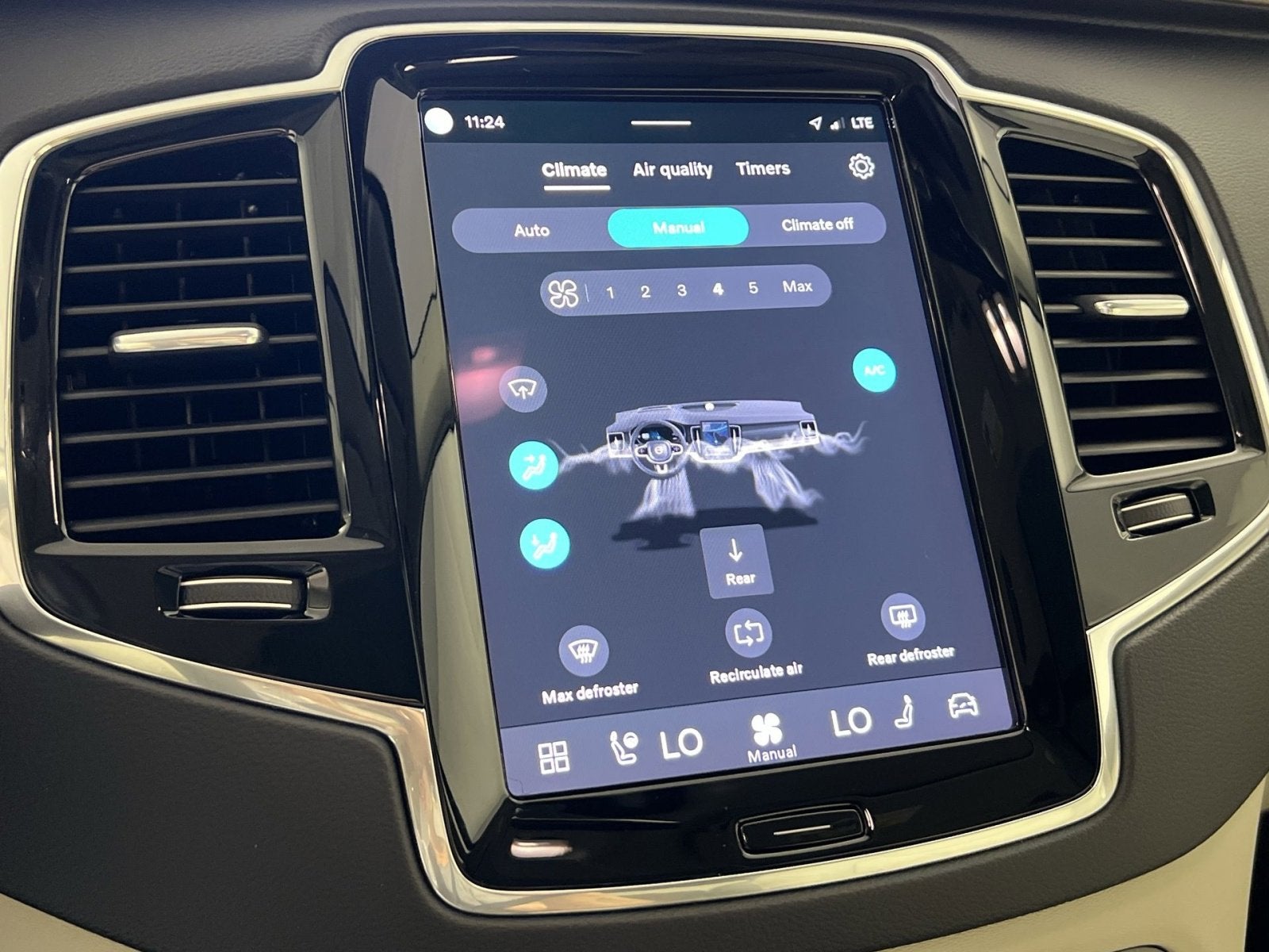 2025 Volvo XC90 Plug-In Hybrid T8 Ultra