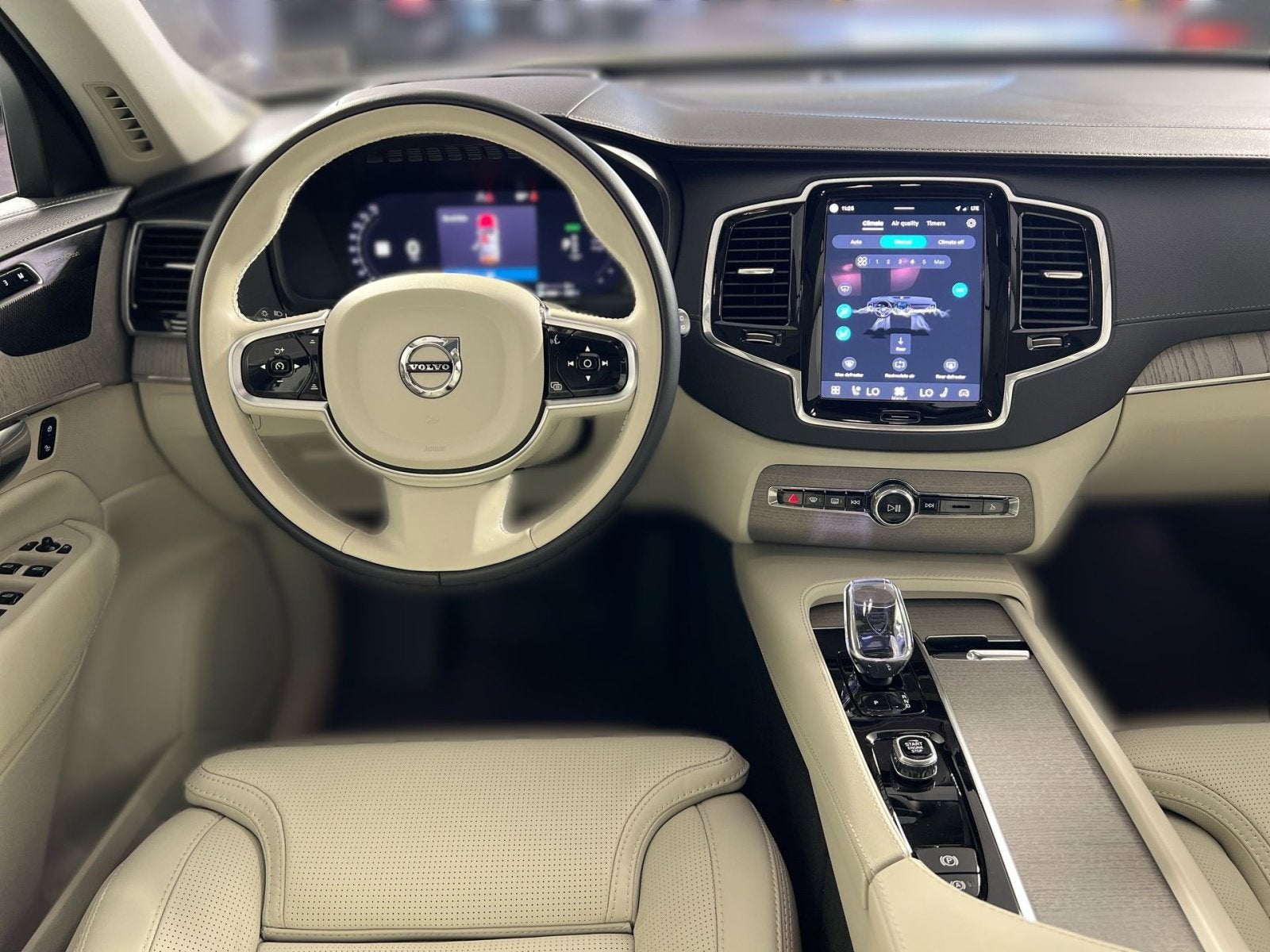 2025 Volvo XC90 Plug-In Hybrid T8 Ultra