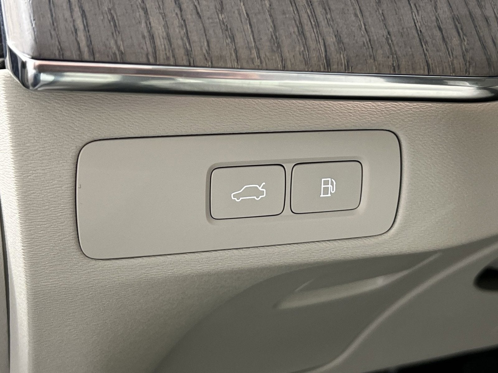 2025 Volvo XC90 Plug-In Hybrid T8 Ultra