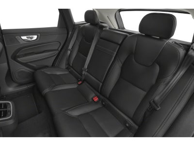2022 Volvo XC60 B5 Momentum