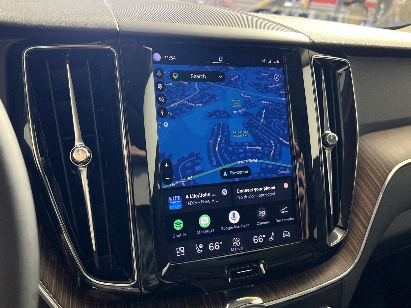 2022 Volvo XC60 B5 Momentum
