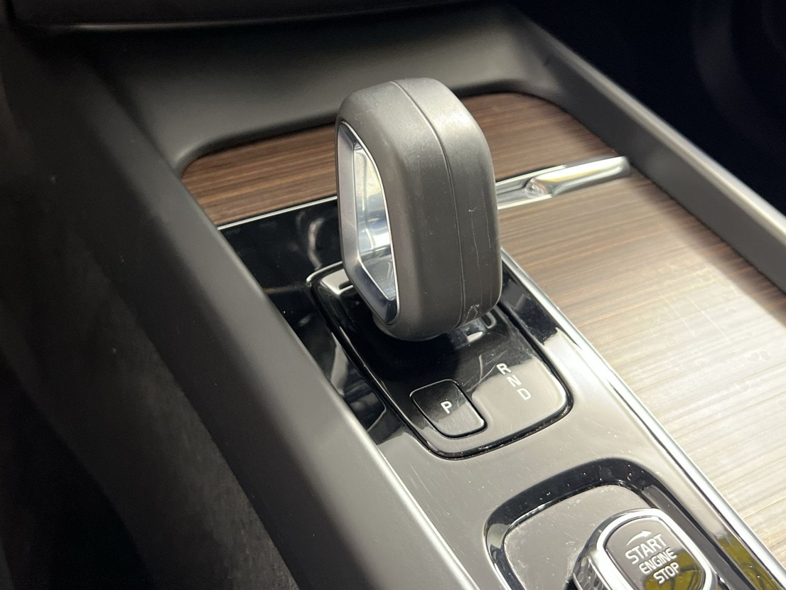 2022 Volvo XC60 B5 Momentum