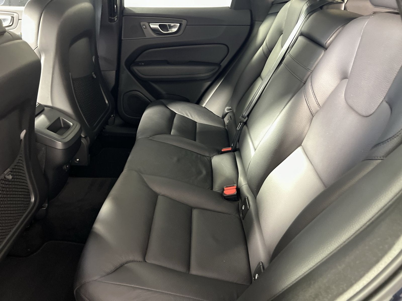 2022 Volvo XC60 B5 Momentum