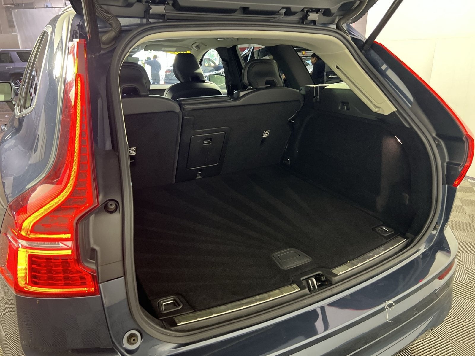 2022 Volvo XC60 B5 Momentum