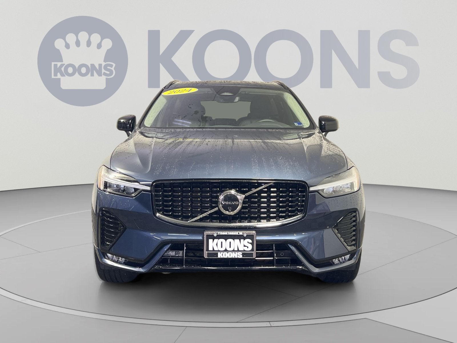 2024 Volvo XC60 B5 Plus Dark Theme