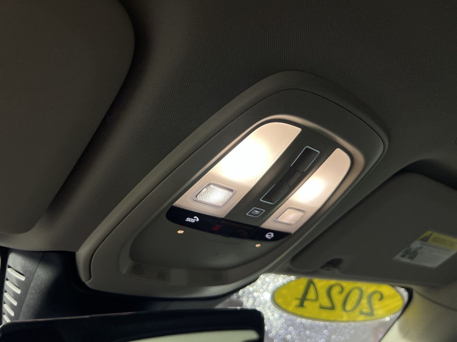 2024 Volvo XC60 B5 Plus Dark Theme