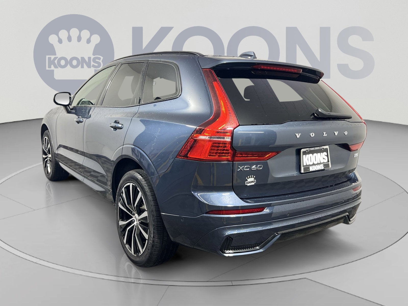 2024 Volvo XC60 B5 Plus Dark Theme