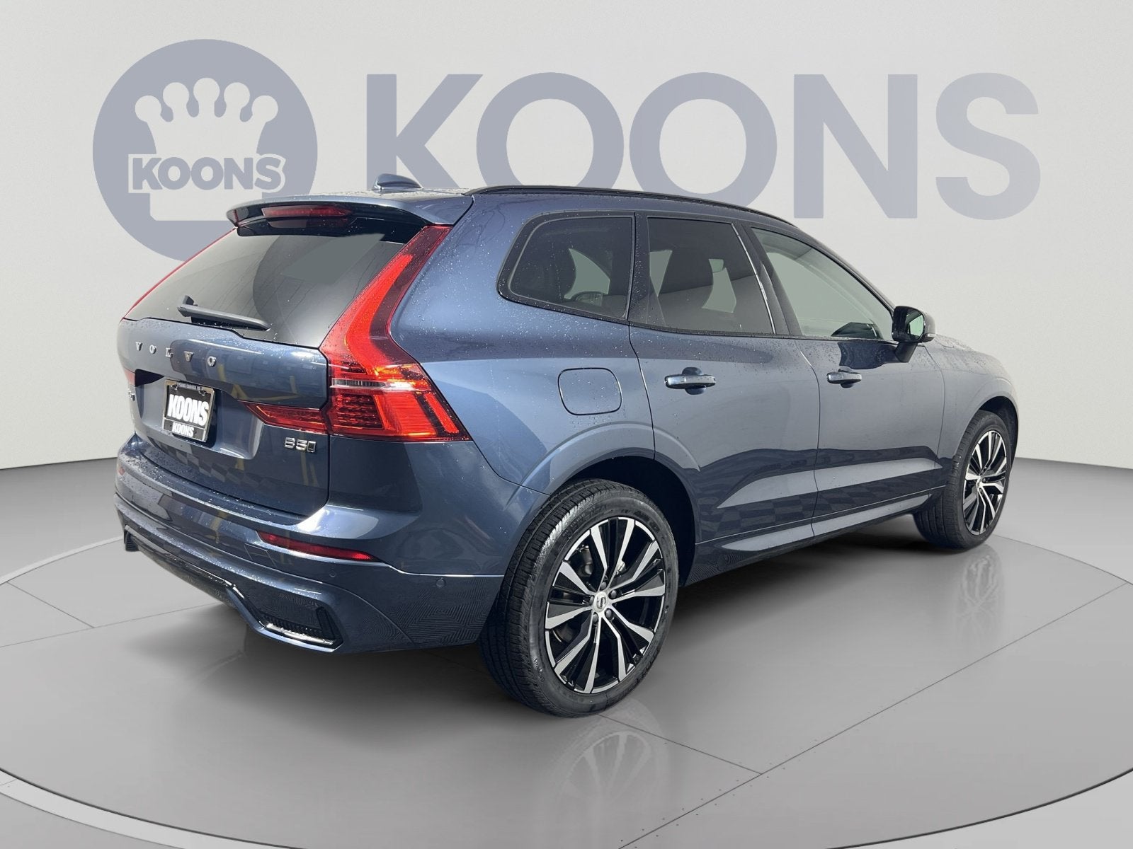 2024 Volvo XC60 B5 Plus Dark Theme