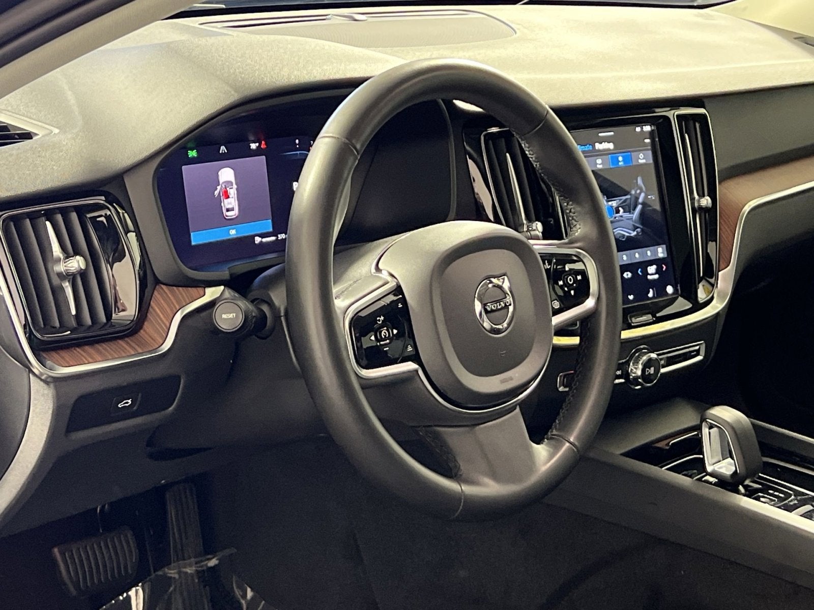 2024 Volvo V60 Cross Country B5 Plus