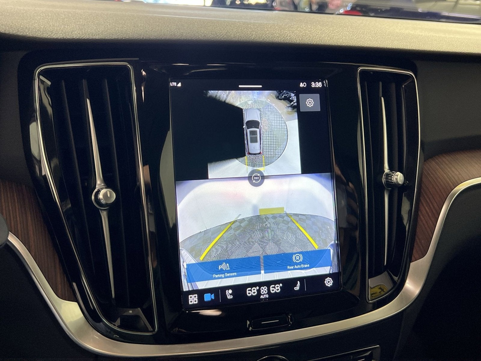 2024 Volvo V60 Cross Country B5 Plus