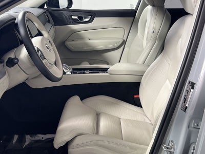 2025 Volvo XC60 B5 Ultra