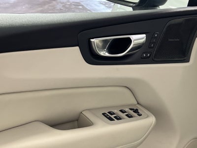 2025 Volvo XC60 B5 Ultra