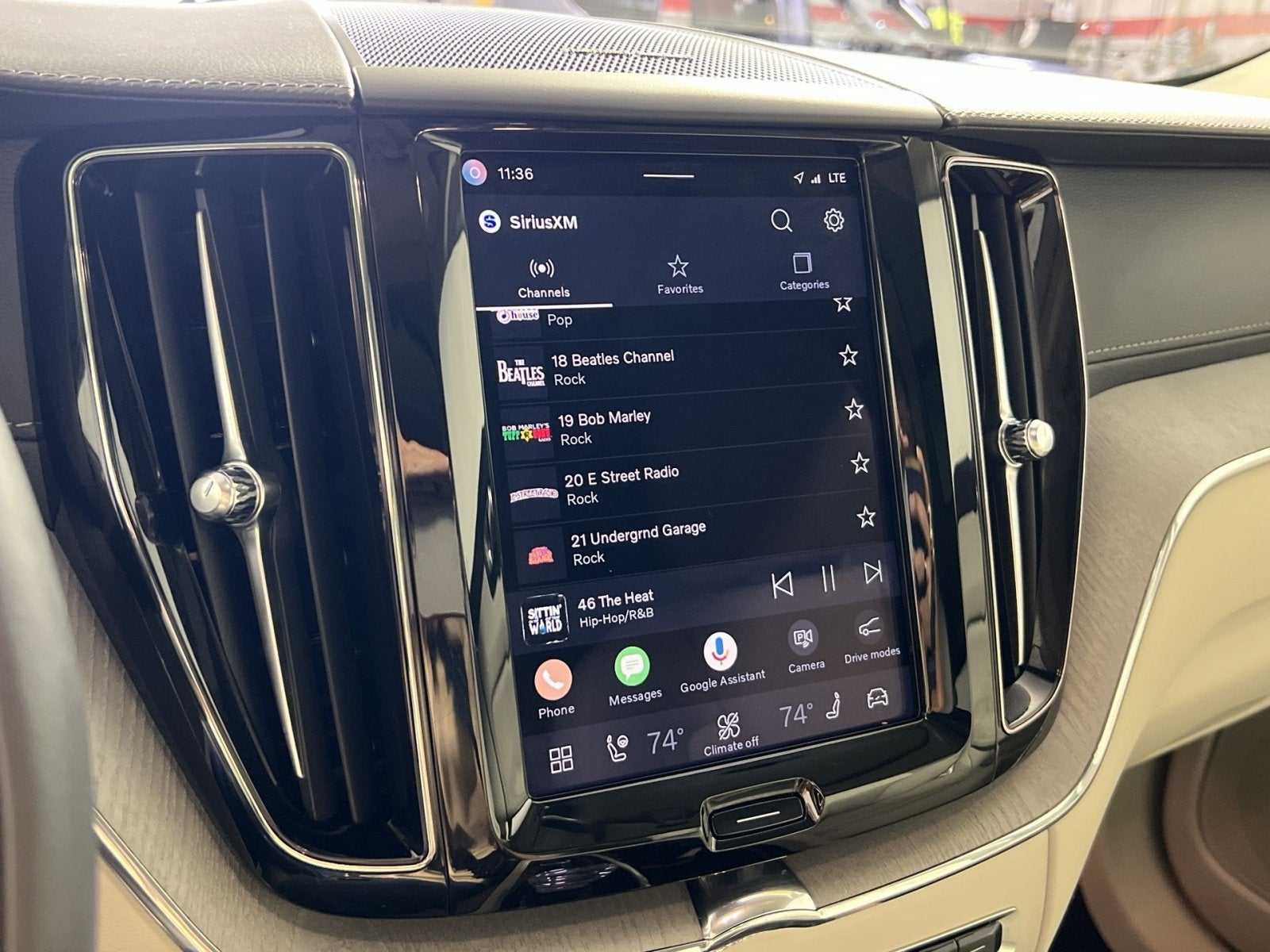 2025 Volvo XC60 B5 Ultra