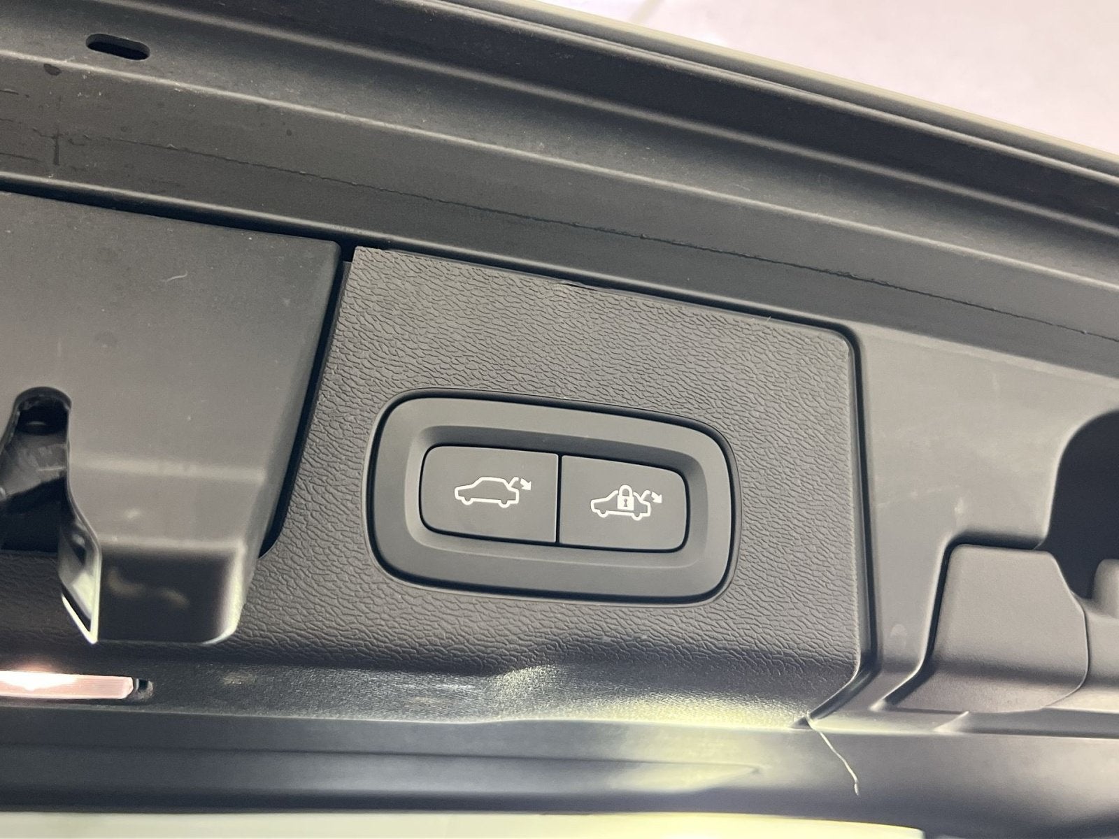2025 Volvo XC60 B5 Ultra