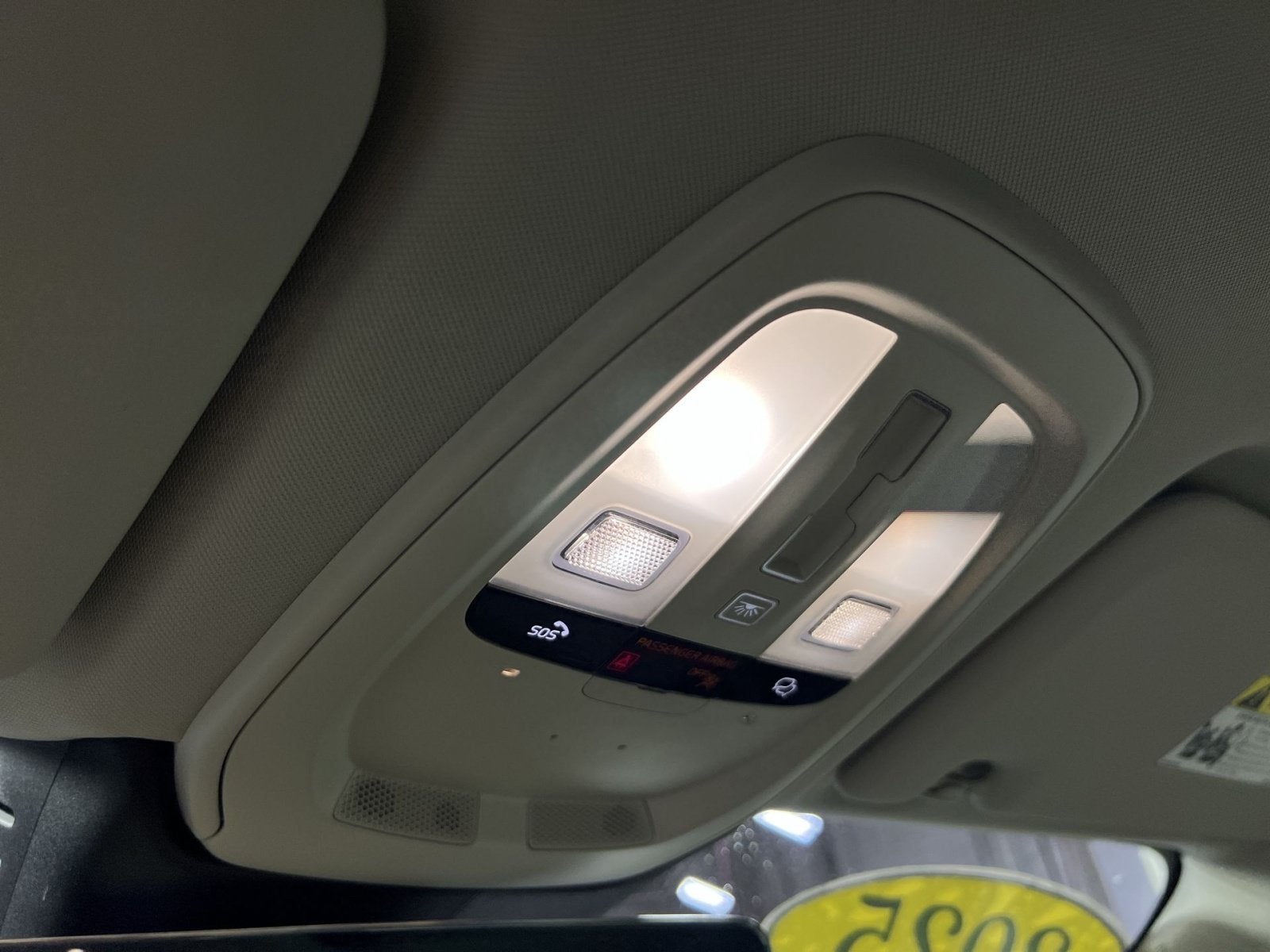 2025 Volvo XC60 B5 Ultra
